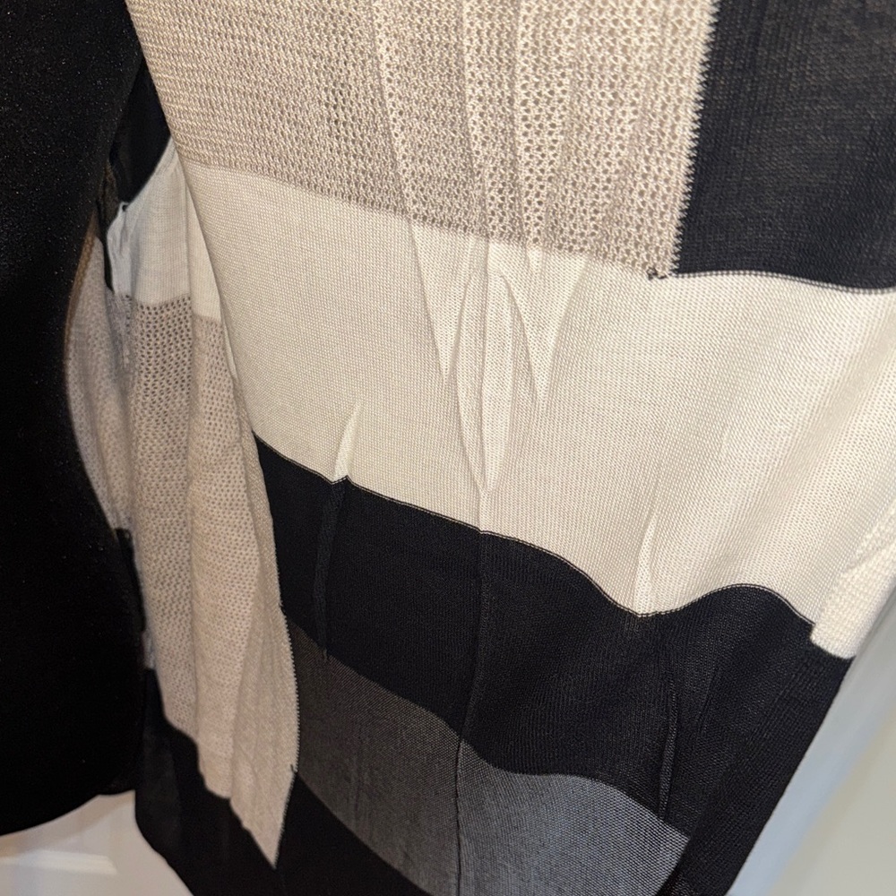 Colorblock Open Front Cardigan - Picture 9 of 16